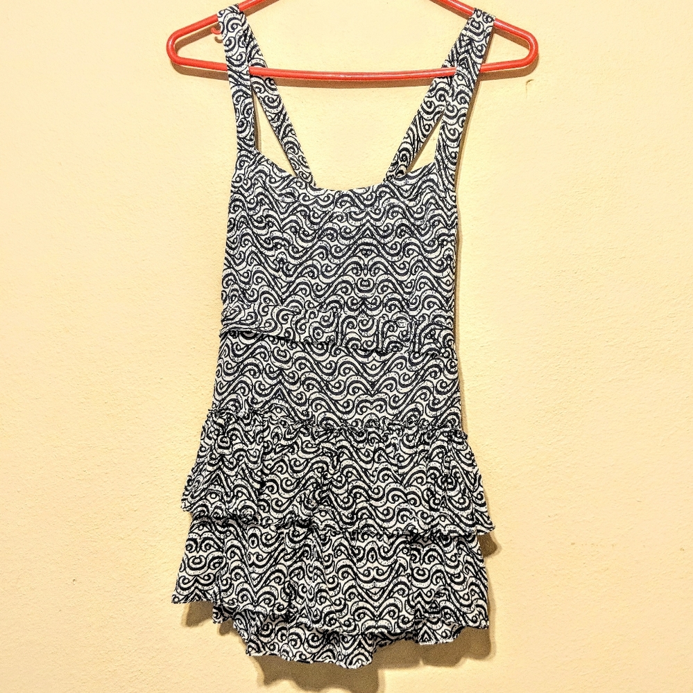 3/$15 BANANA REPUBLIC 100% Silk sleeveless blouse - Picture 2 of 7